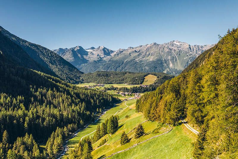 Ortsansicht von Niederthai im Sommer
