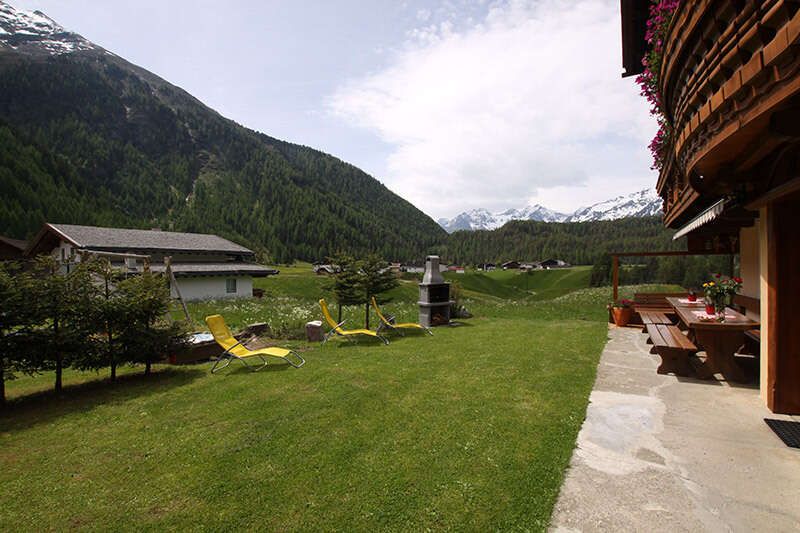 Garten mit Grill bei Haus Sonneck